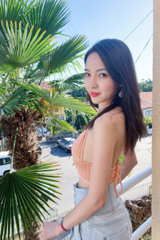 年轻的女老师在线